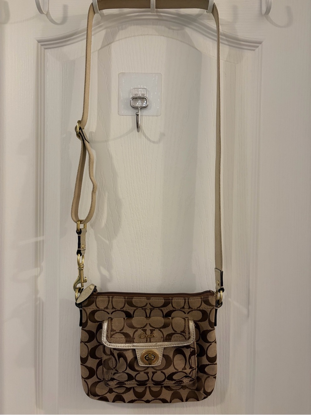 Coach Tan/Brown Signature Canvas Crossbody with Gold Hardware - Picture 2 of 9